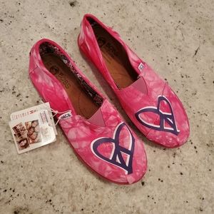 Pink Bob's peace shoes